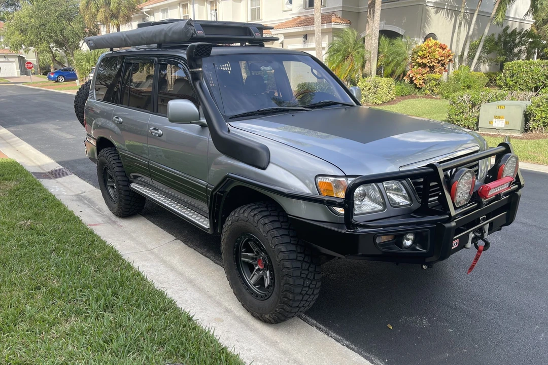 2002 Lexus LX 2nd Gen - Image 24 of 31