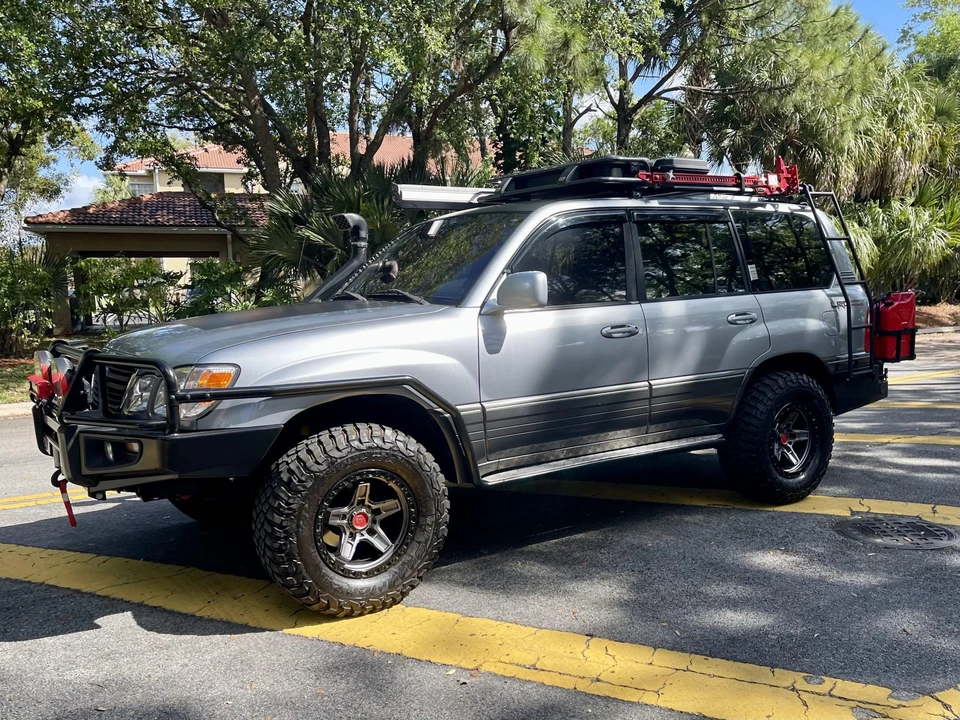 2002 Lexus LX 2nd Gen - Image 5 of 31