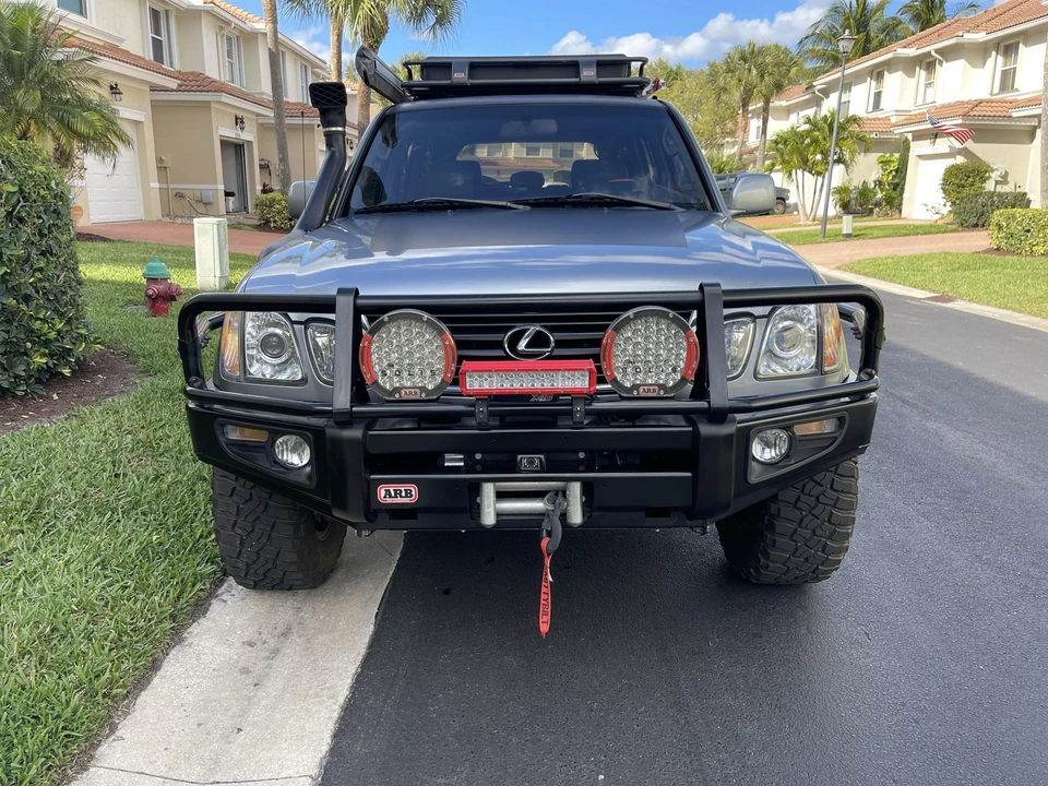 2002 Lexus LX 2nd Gen - Image 18 of 31