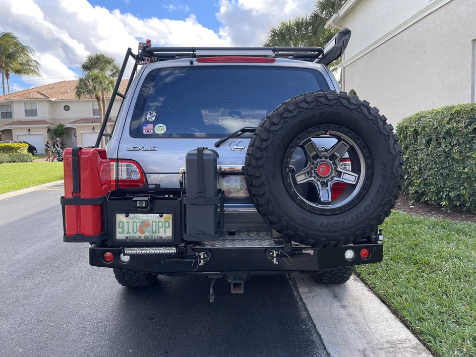2002 Lexus LX 2nd Gen - Image 21 of 31