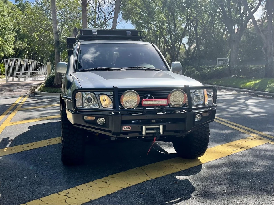 2002 Lexus LX 2nd Gen - Image 15 of 31