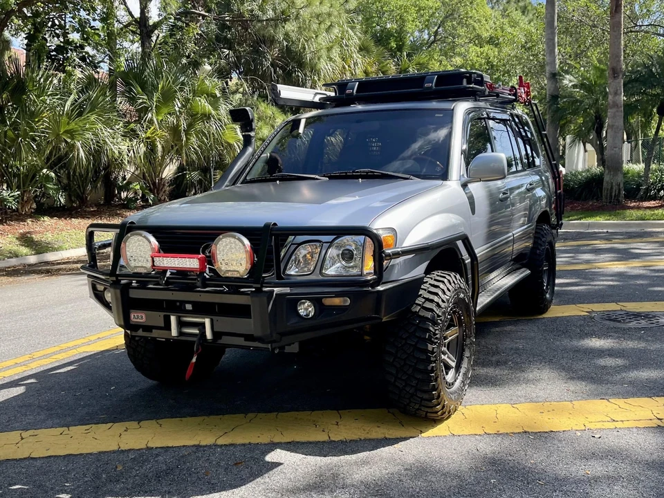 2002 Lexus LX 2nd Gen - Image 3 of 31