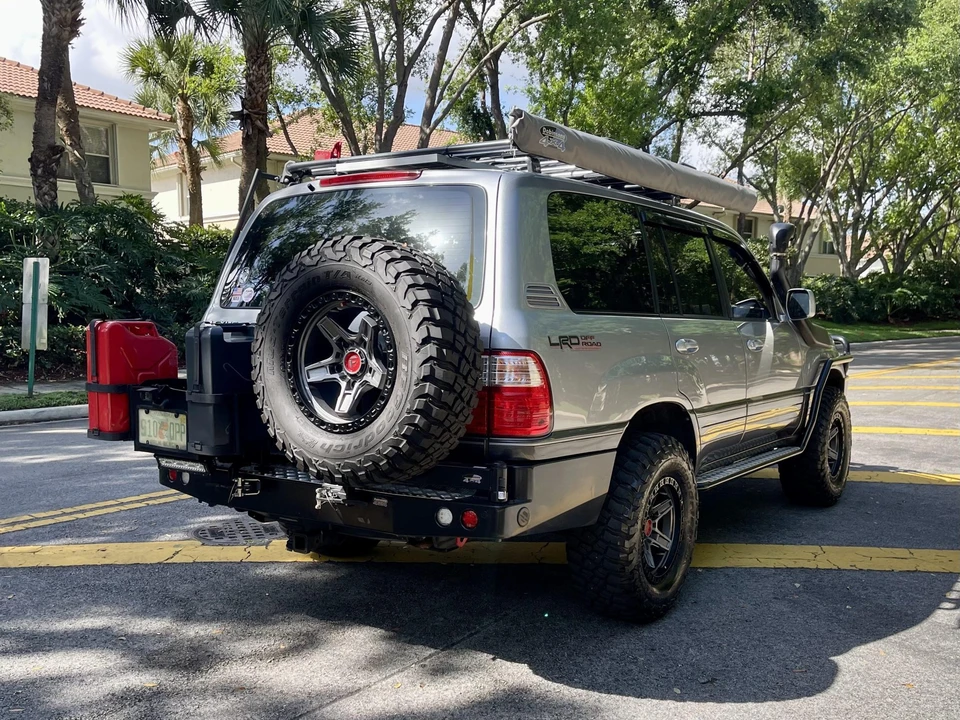 2002 Lexus LX 2nd Gen - Image 10 of 31