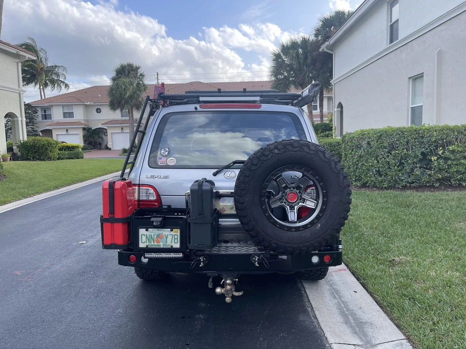 2002 Lexus LX 2nd Gen - Image 19 of 31