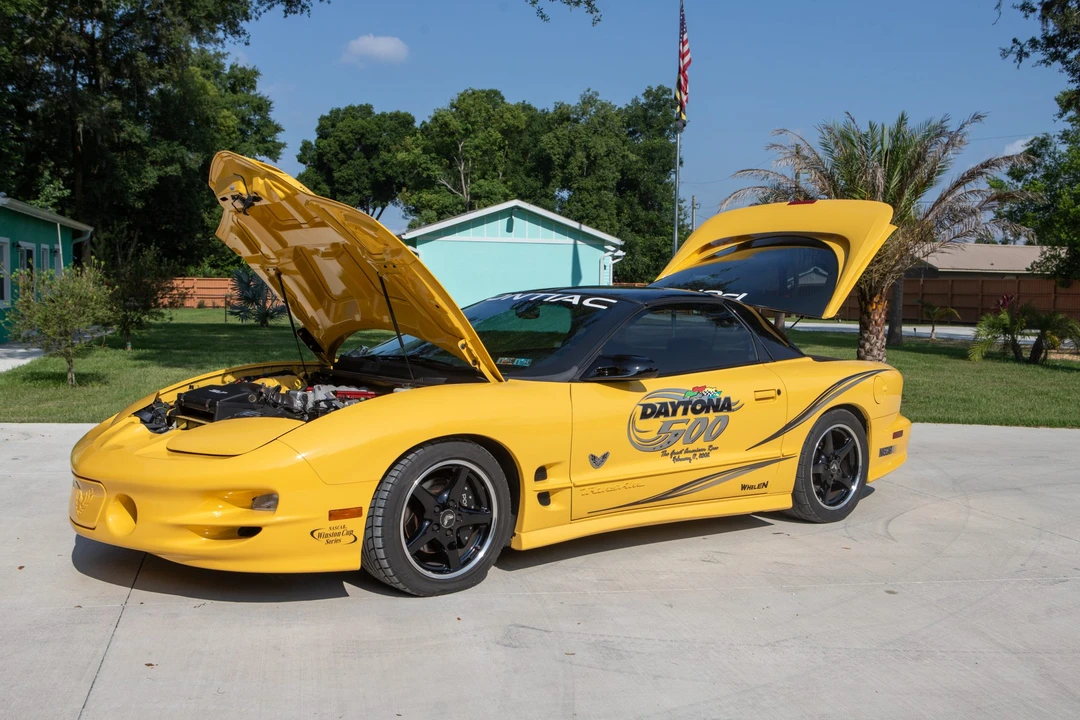 2002 Pontiac Firebird Trans Am 4th Gen - Image 11 of 31