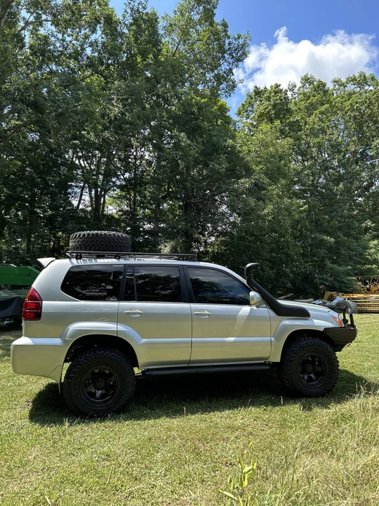 2003 Lexus GX 1st Gen - Image 16 of 31