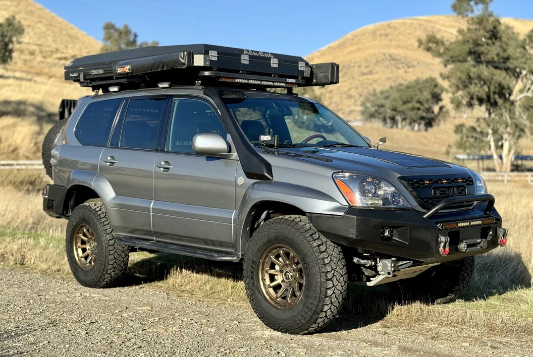 2003 Lexus GX 1st Gen - Image 2 of 31