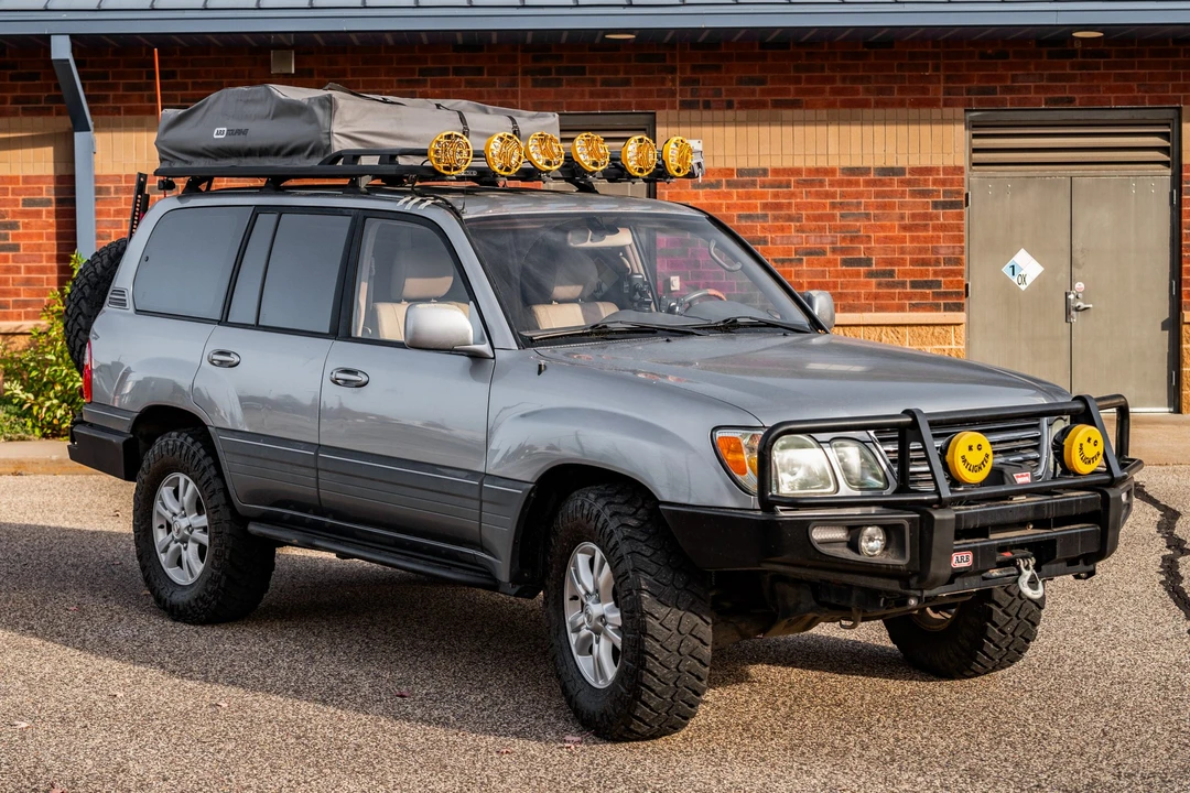 2003 Lexus LX 2nd Gen - Image 4 of 31