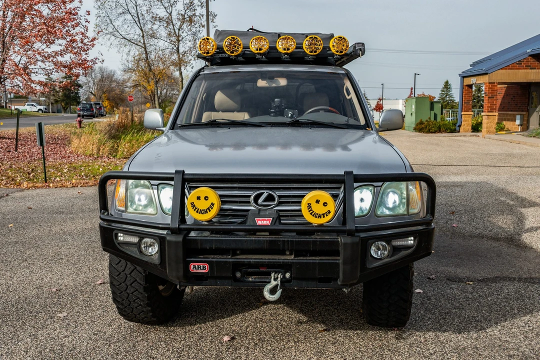 2003 Lexus LX 2nd Gen - Image 10 of 31