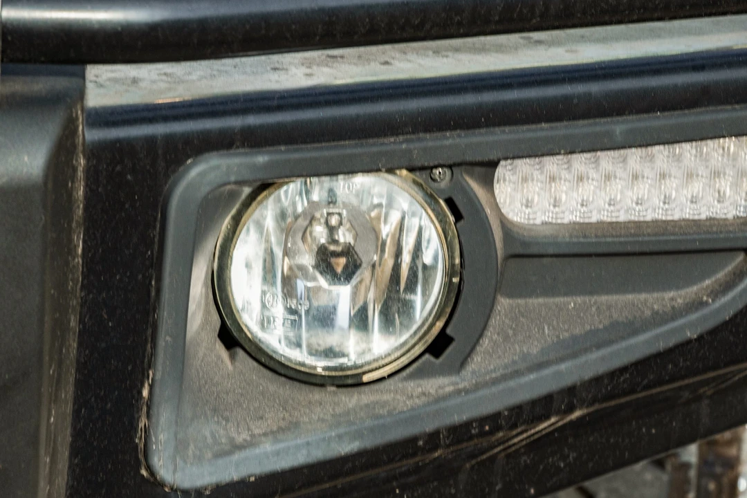 2003 Lexus LX 2nd Gen - Image 23 of 31