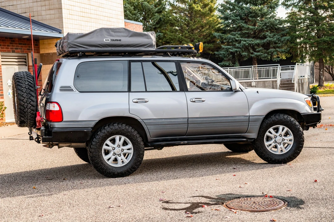 2003 Lexus LX 2nd Gen - Image 5 of 31