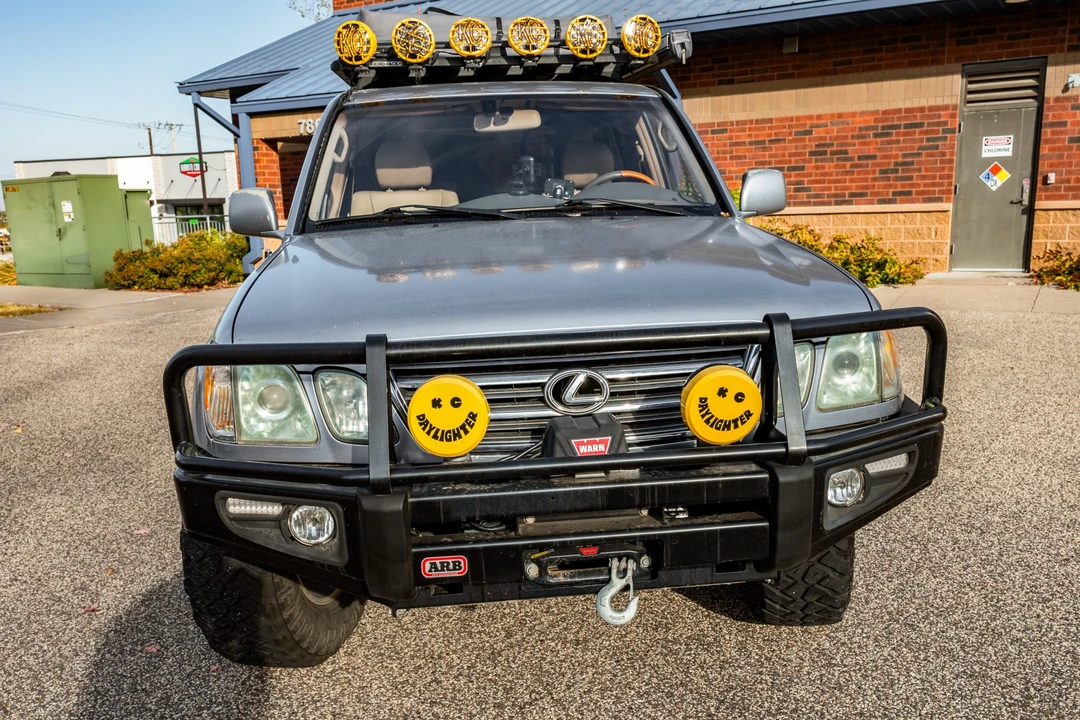 2003 Lexus LX 2nd Gen - Image 11 of 31