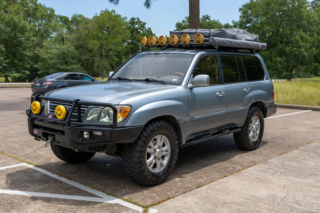 2003 Lexus LX 2nd Gen - Image 2 of 31