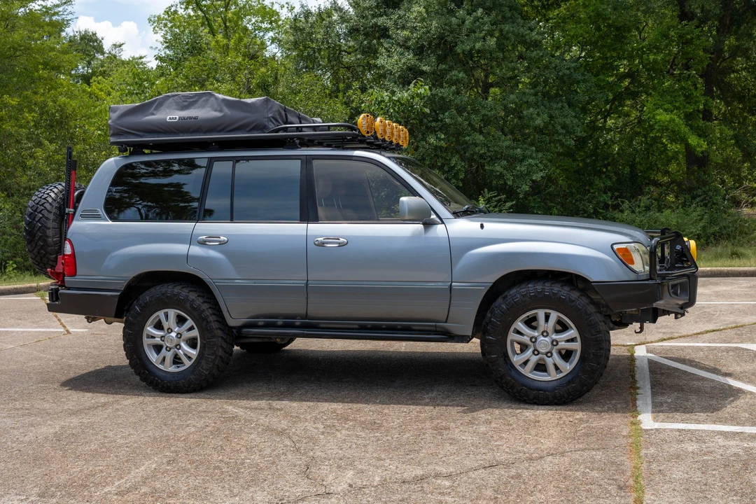 2003 Lexus LX 2nd Gen - Image 12 of 31