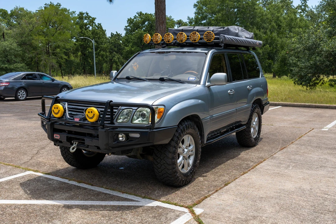 2003 Lexus LX 2nd Gen - Image 3 of 31