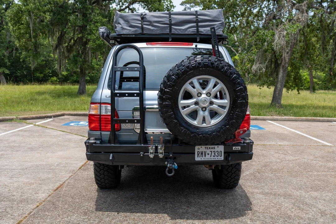 2003 Lexus LX 2nd Gen - Image 23 of 31