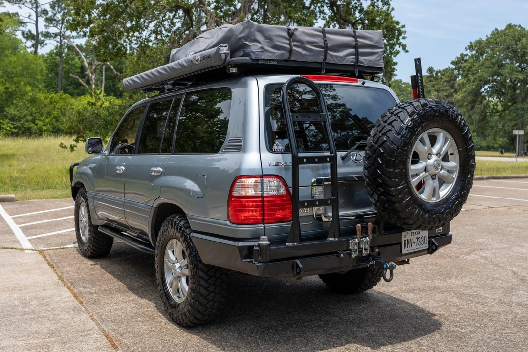 2003 Lexus LX 2nd Gen - Image 26 of 31