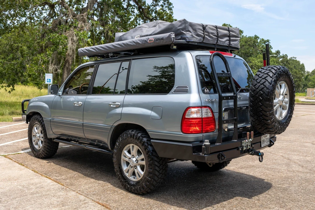 2003 Lexus LX 2nd Gen - Image 25 of 31