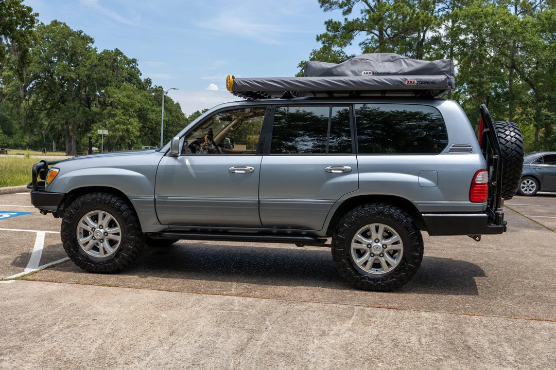 2003 Lexus LX 2nd Gen - Image 29 of 31