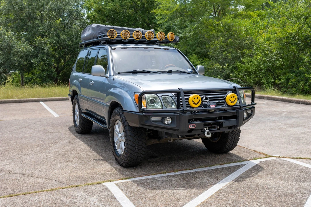 2003 Lexus LX 2nd Gen - Image 9 of 31