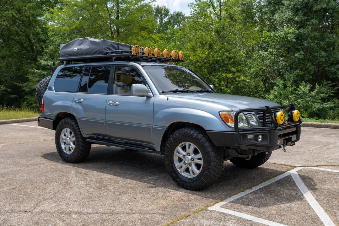 2003 Lexus LX 2nd Gen - Image 10 of 31