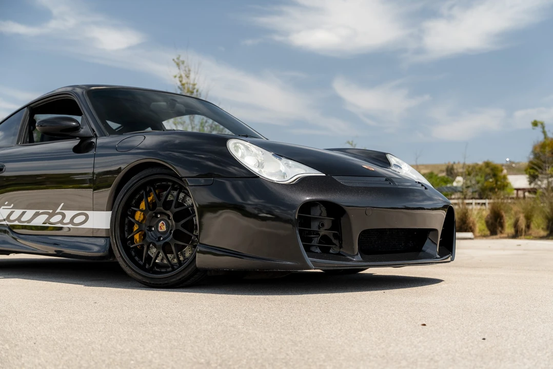 2003 Porsche 996 Turbo - Image 16 of 31