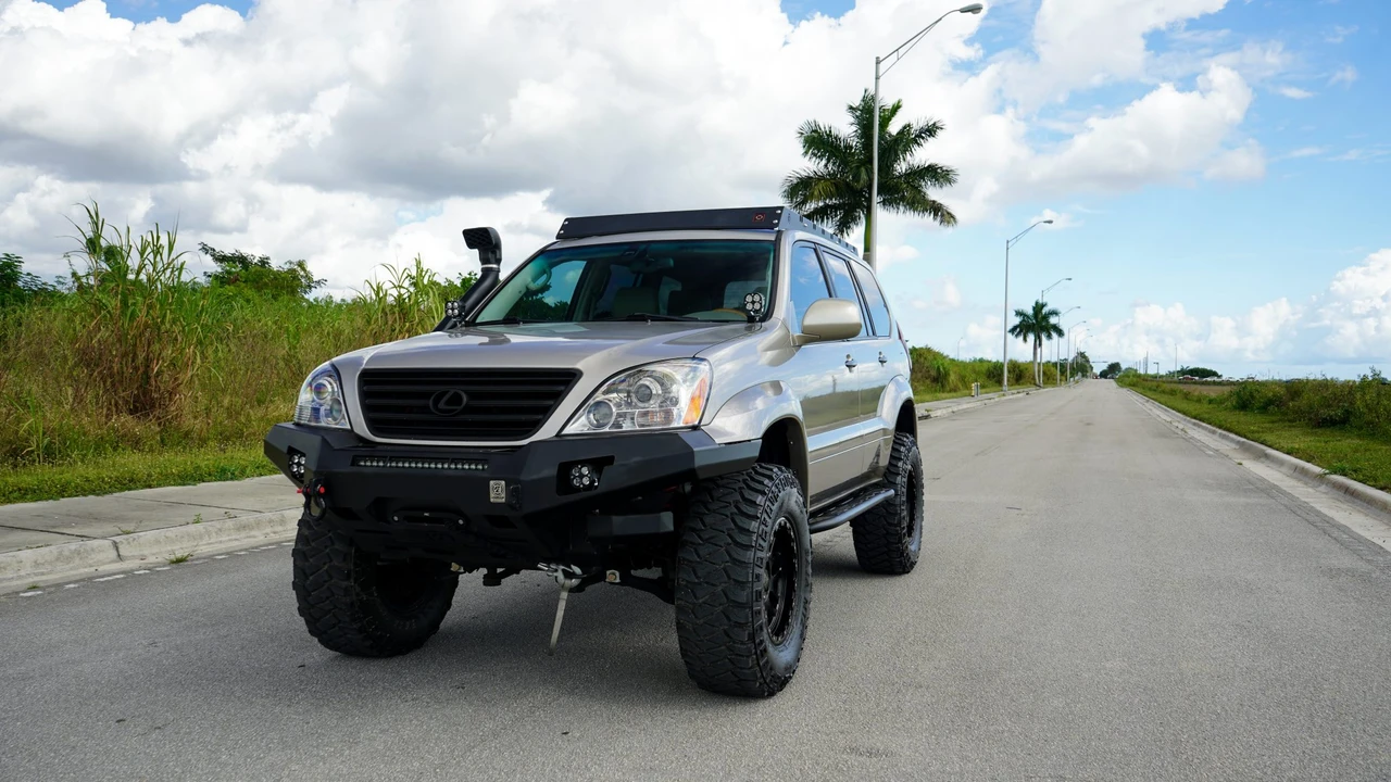 2004 Lexus GX 1st Gen - Image 13 of 31