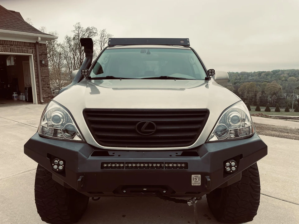 2004 Lexus GX 1st Gen - Image 25 of 31