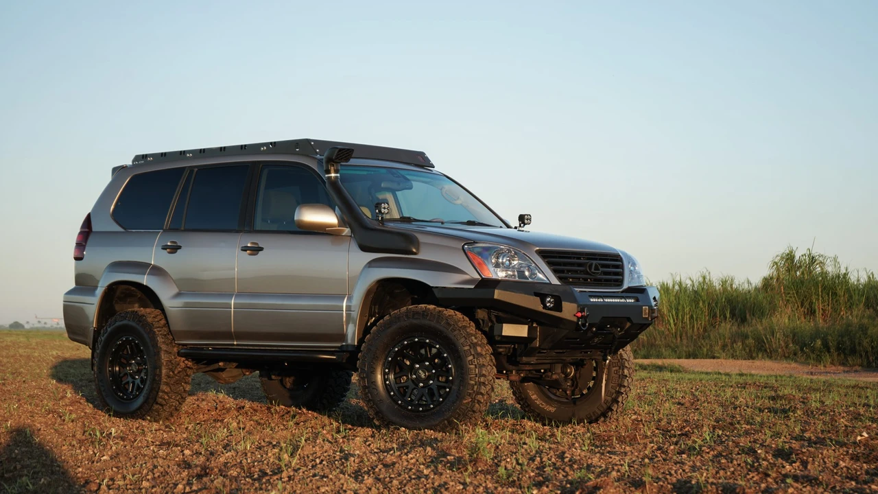2004 Lexus GX 1st Gen - Image 18 of 31