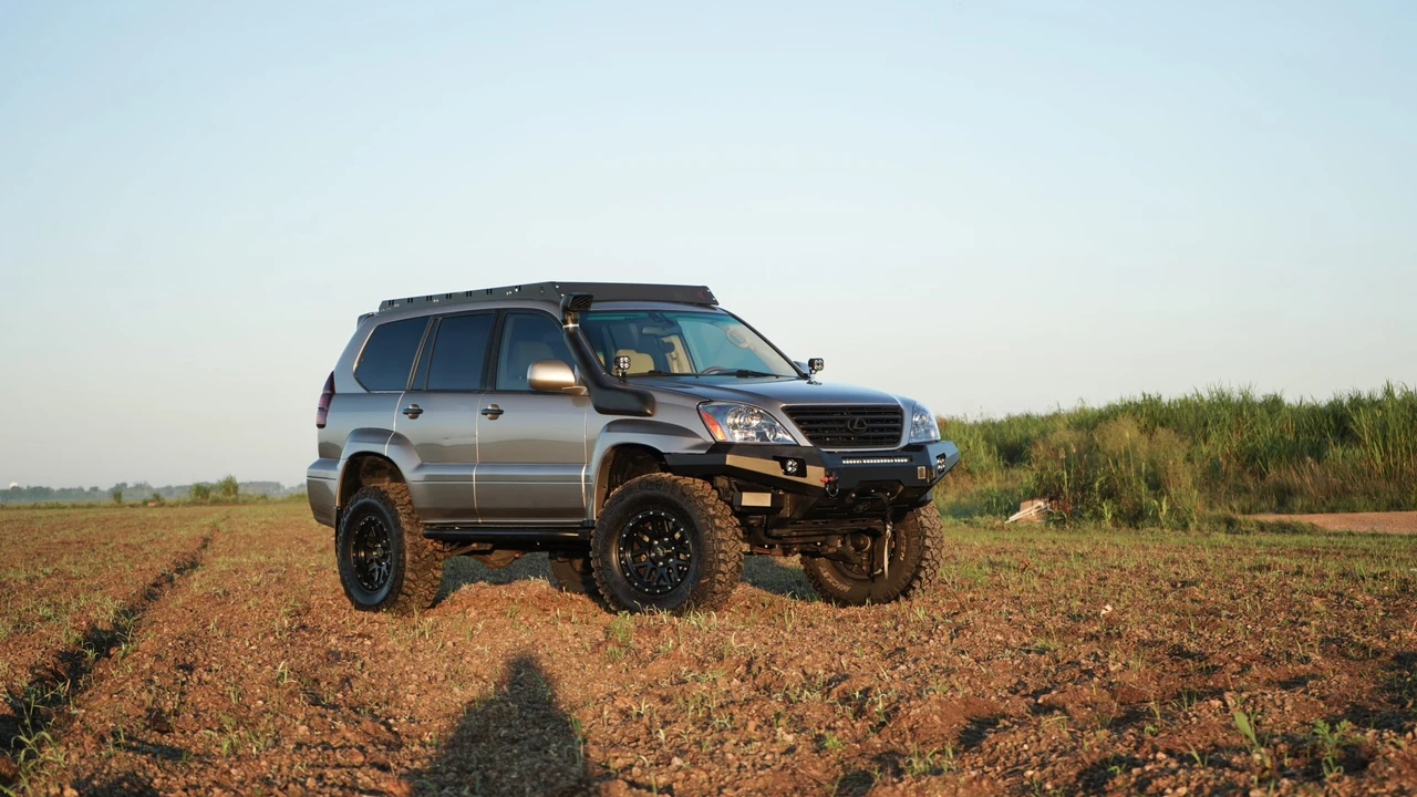 2004 Lexus GX 1st Gen - Image 16 of 31