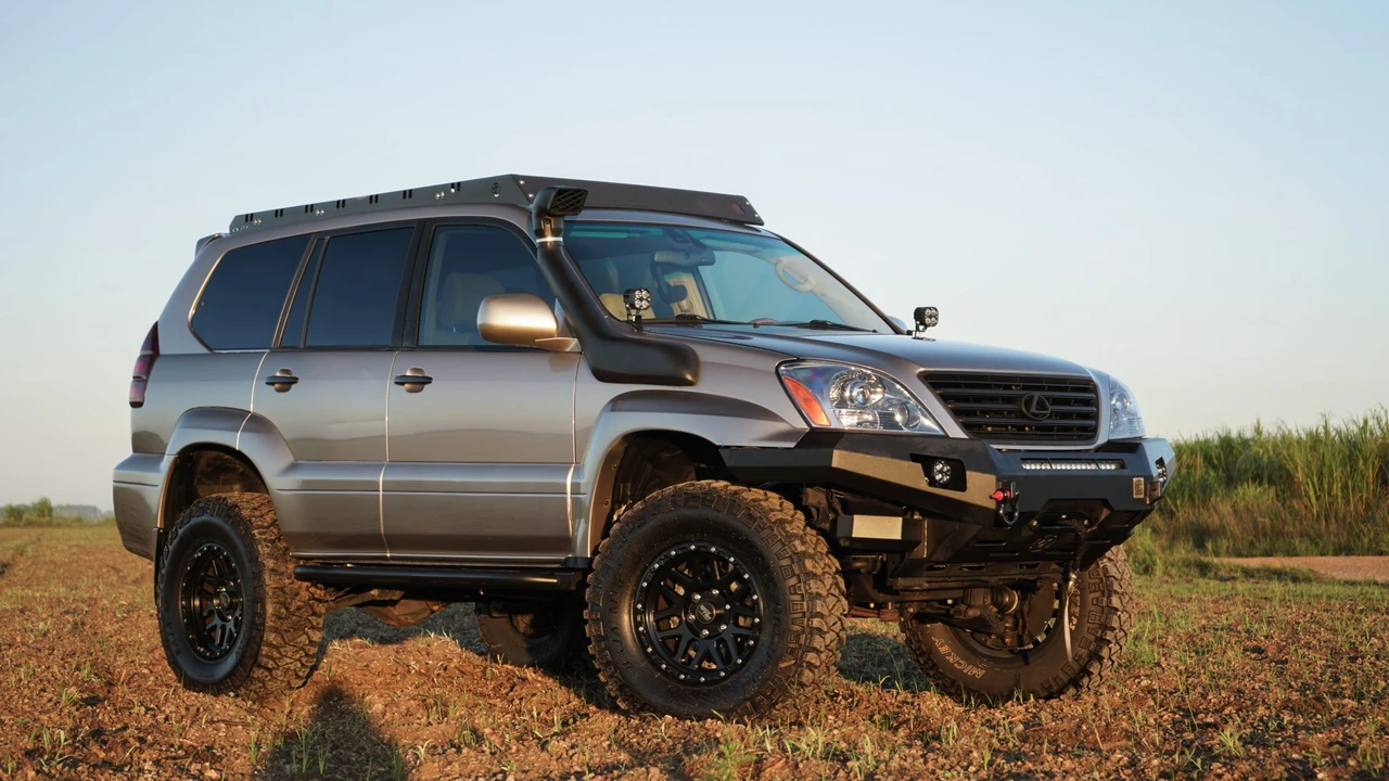 2004 Lexus GX 1st Gen - Image 17 of 31