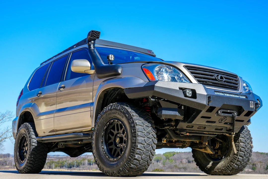 2004 Lexus GX 1st Gen - Image 9 of 31