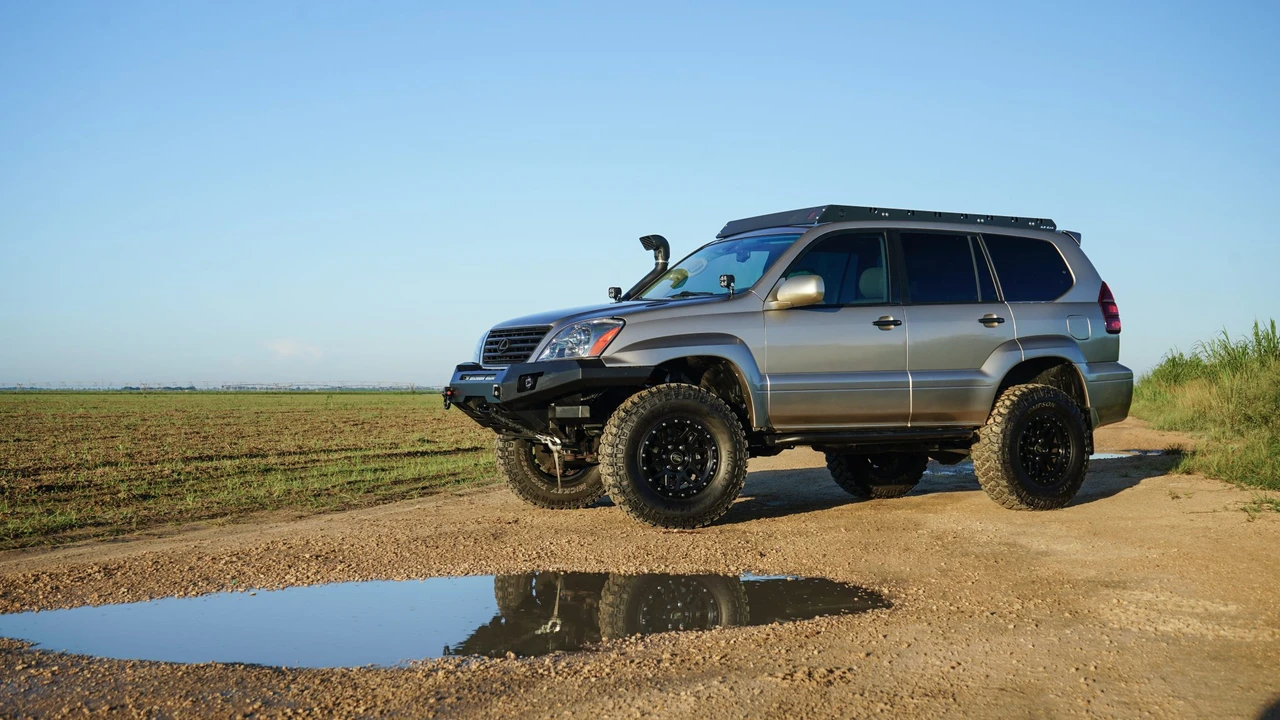 2004 Lexus GX 1st Gen - Image 2 of 31