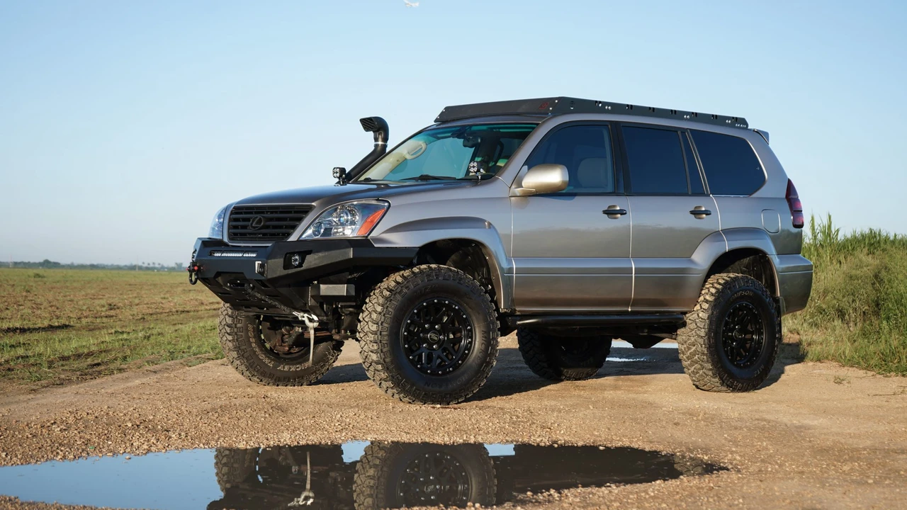 2004 Lexus GX 1st Gen - Image 3 of 31