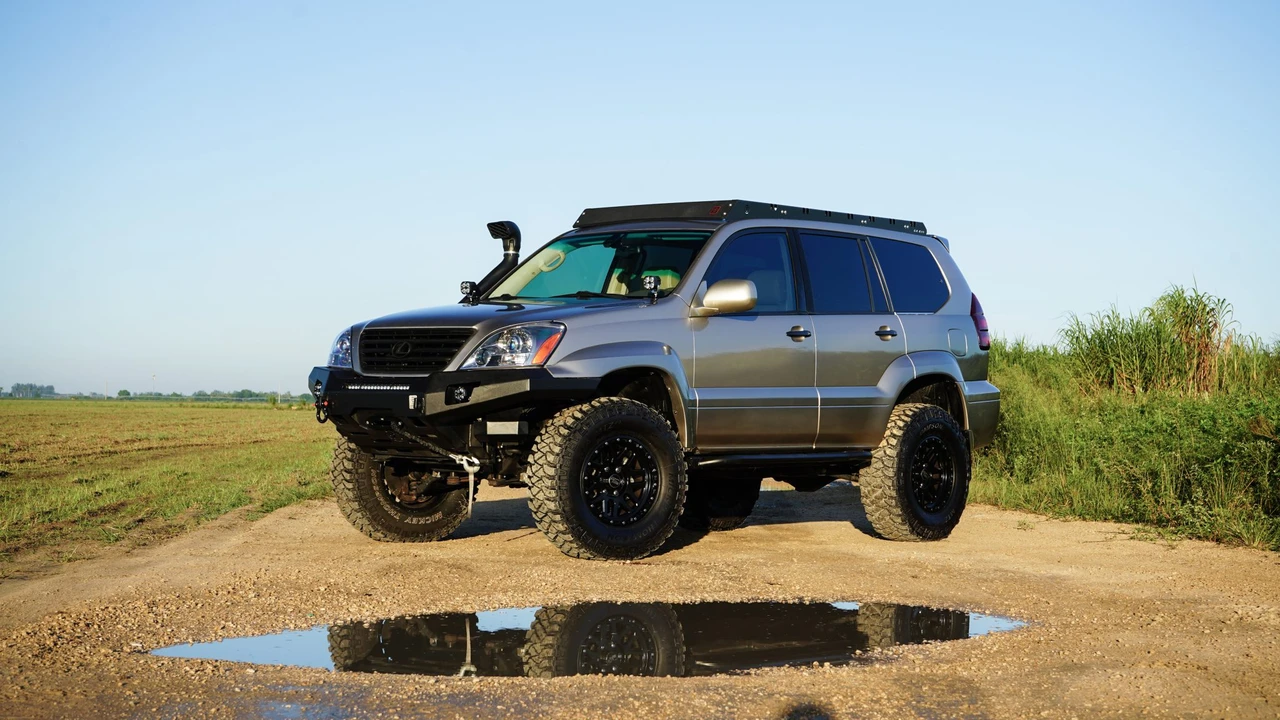 2004 Lexus GX 1st Gen - Image 10 of 31