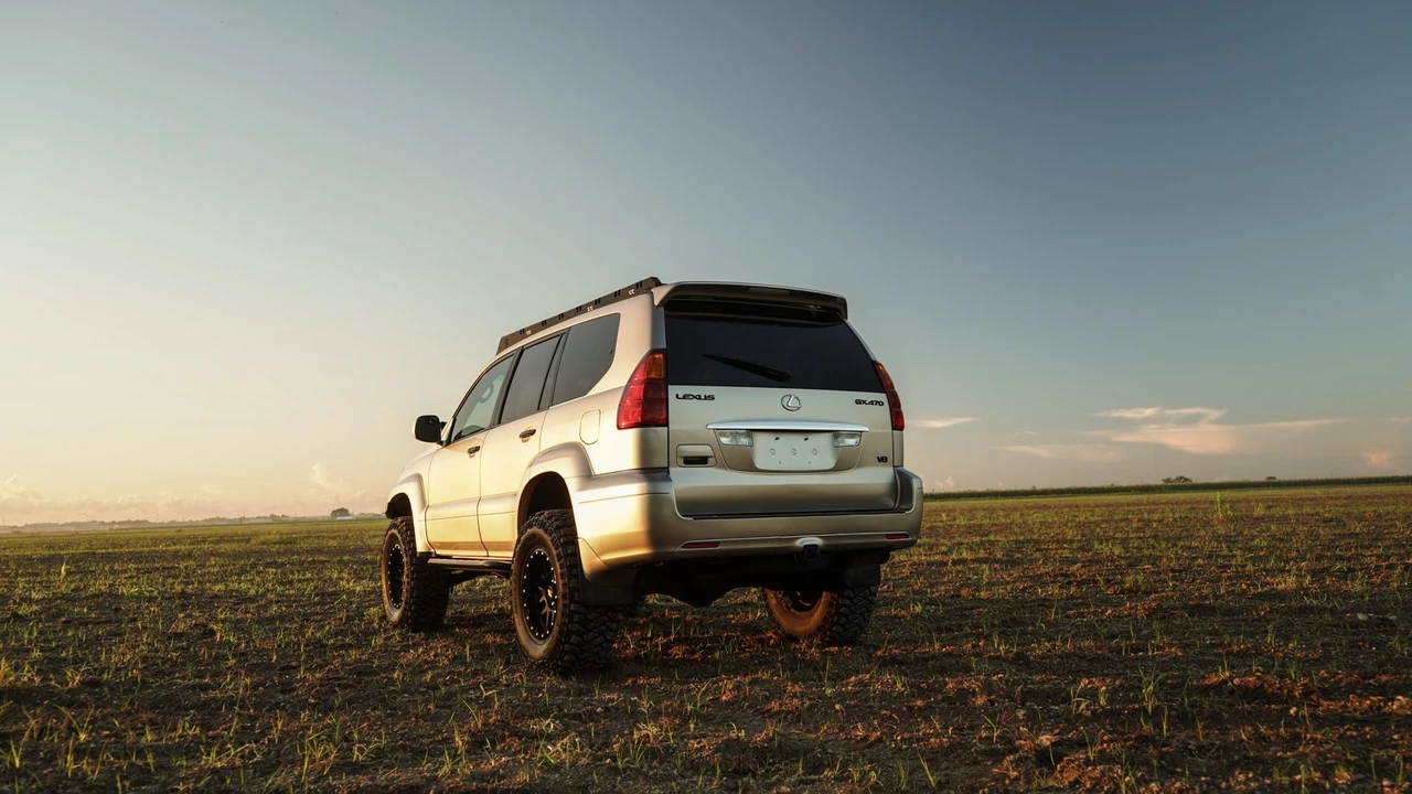 2004 Lexus GX 1st Gen - Image 28 of 31