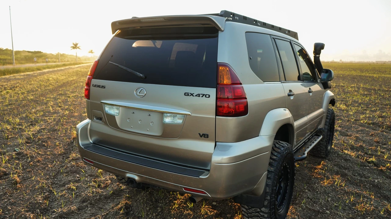 2004 Lexus GX 1st Gen - Image 23 of 31