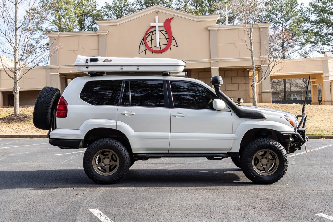 2004 Lexus GX 1st Gen - Image 4 of 31