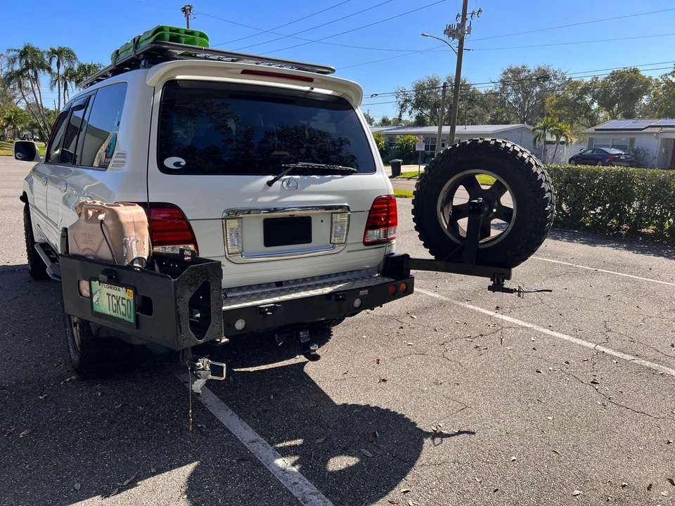 2004 Lexus LX 2nd Gen - Image 11 of 31