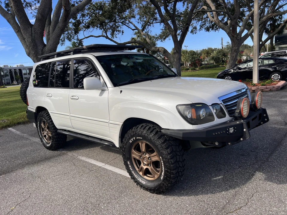 2004 Lexus LX 2nd Gen - Image 2 of 31