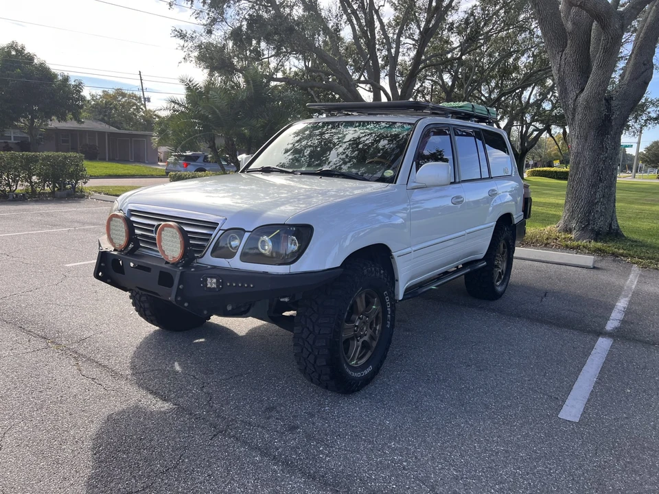 2004 Lexus LX 2nd Gen - Image 7 of 31