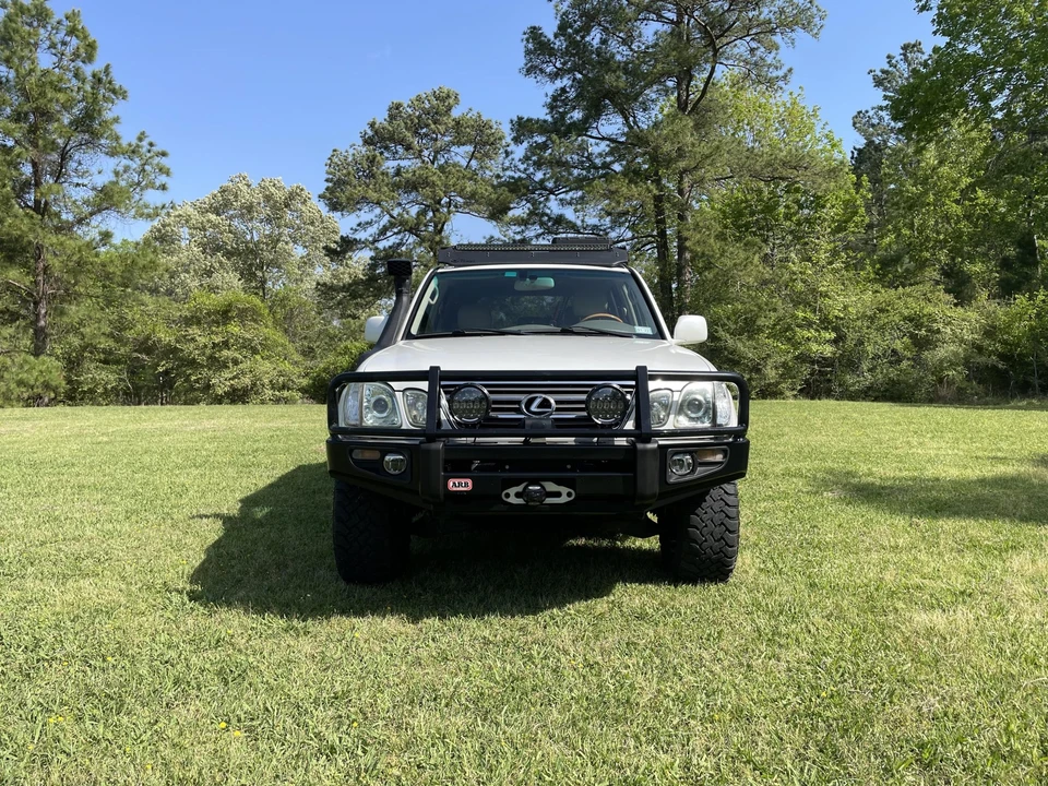 2004 Lexus LX 2nd Gen - Image 10 of 31