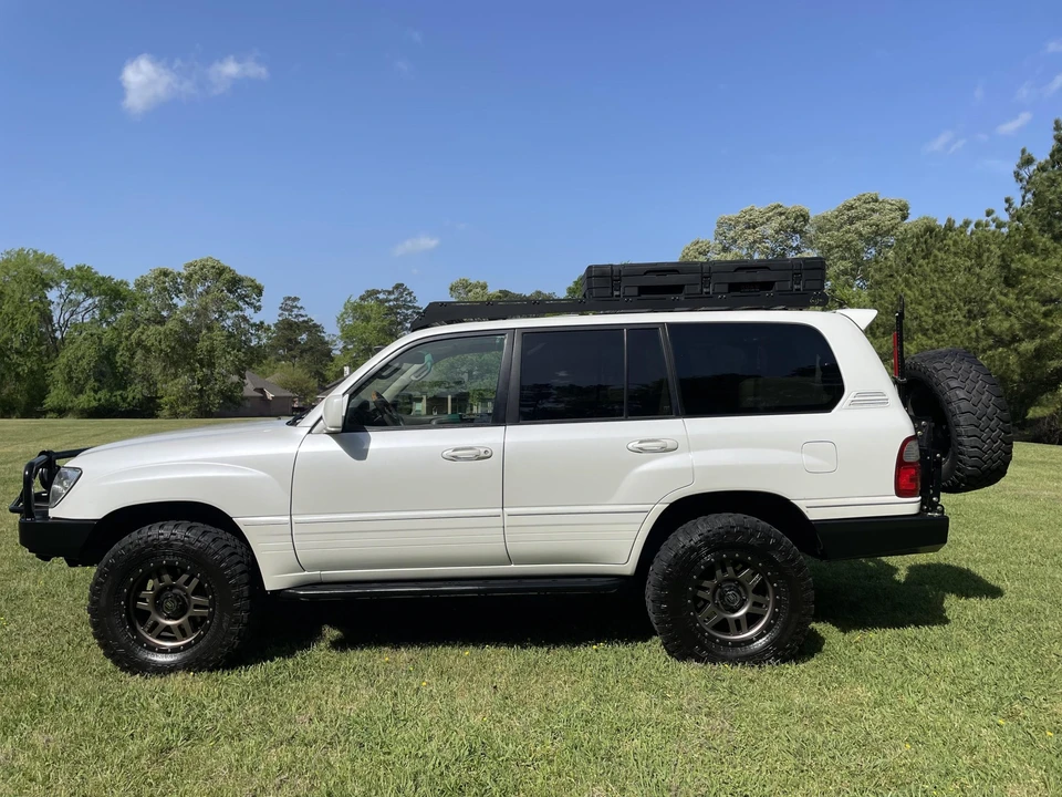 2004 Lexus LX 2nd Gen - Image 3 of 31