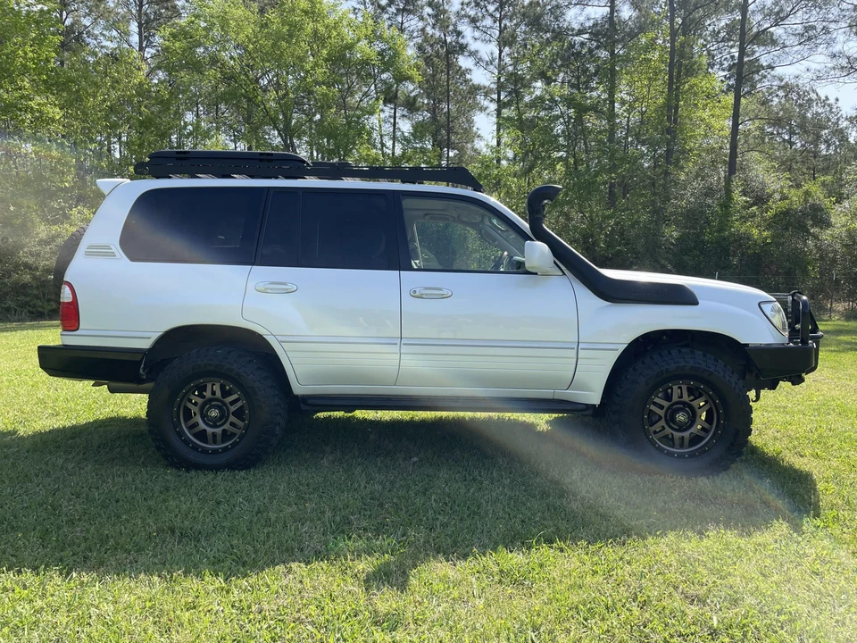 2004 Lexus LX 2nd Gen - Image 7 of 31