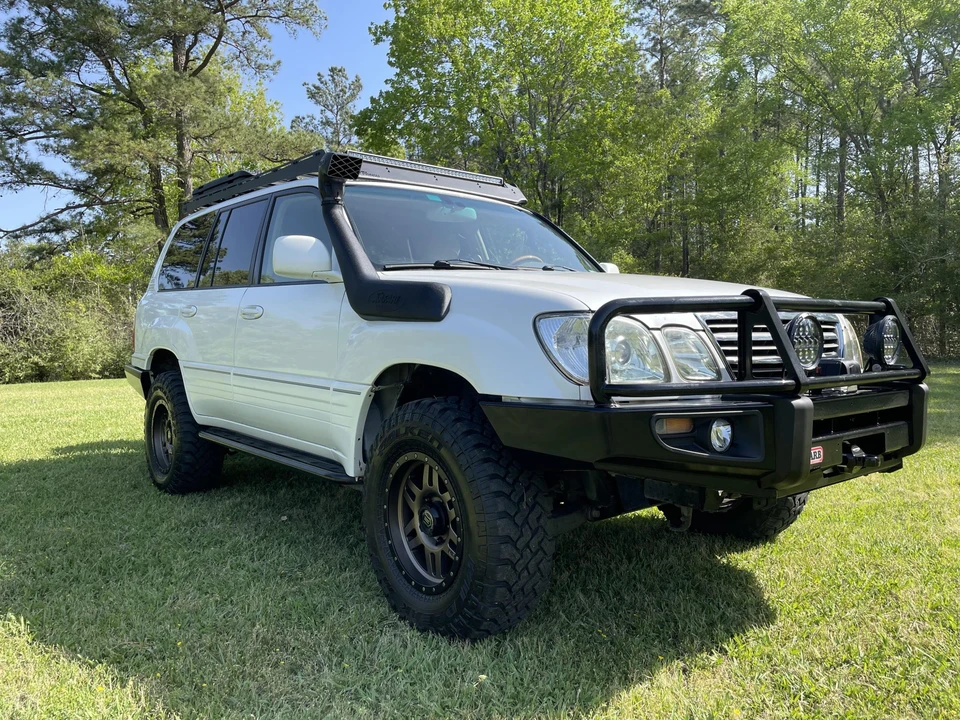 2004 Lexus LX 2nd Gen - Image 9 of 31