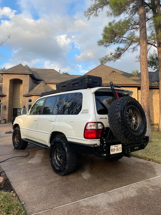 2004 Lexus LX 2nd Gen - Image 18 of 31