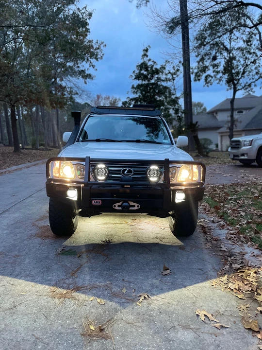 2004 Lexus LX 2nd Gen - Image 16 of 31