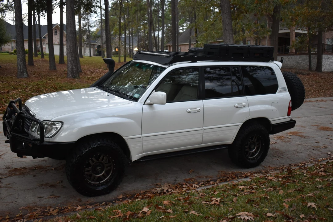 2004 Lexus LX 2nd Gen - Image 12 of 31