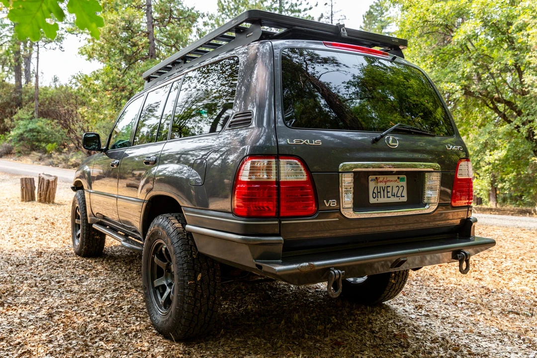2004 Lexus LX 2nd Gen - Image 7 of 31
