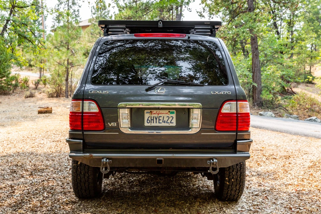 2004 Lexus LX 2nd Gen - Image 6 of 31